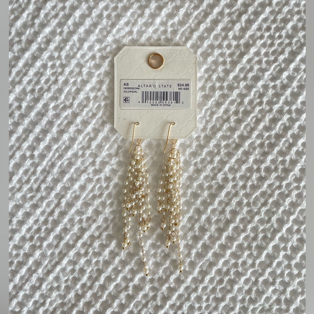 Altar’d State Gold-Pearl Fringe Dangle Earrings - Picture 3 of 3